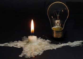 Mungesa e energjisë elektrike shqetëson pushuesit në Lezhë, deri në 8 orë pa drita