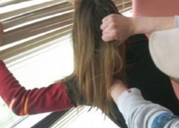 Vajza denoncon në media babain, abuzoi me të bijën për 3 vite rresht
