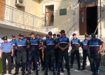 PD dërgon ‘përforcime’ në Devoll, reagon edhe Basha: Pushteti i 6% po uzurpon me dhunë qeverisjen lokale