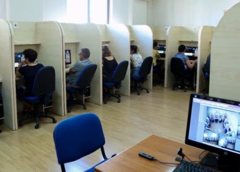 “Mësues për Shqipërinë”/ Nis testimi i informatizuar për 4700 kandidatë