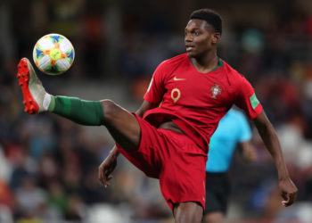 Milan “peshkon” në Francë, synon talentin portugez