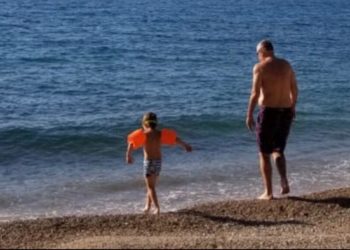 FOTO/ Zaho me kostumin e Juves, Rama me shapka dhe T-shirt të bardhë