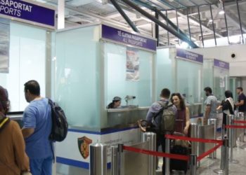 Me viza dhe pasaporta false drejt Kanadasë, pranga dy shtetasve turq në Rinas