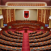“Politikanët po i vënë kazmën Shqipërisë”