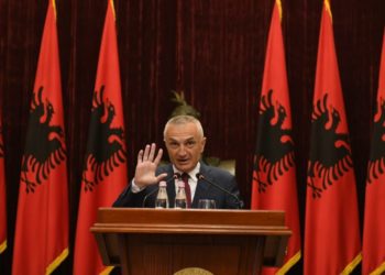 A po e fut Shqipërinë në përplasje me SHBA? Meta: Nuk më nxjerr dot mua nipi i Spiro Kolekës anti-amerikan