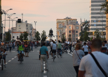 Jetëgjatësia/ Ja deri në sa vjeç pritet të jetojnë shqiptarët, të parët në rajon dhe si renditemi në Europë