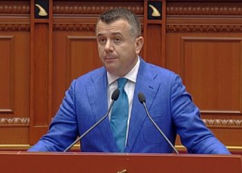 Balla i prerë: Reforma në drejtësi nuk negociohet, Meta shkeli Kushtetutën dhe duhet të lirojë atë zyrë