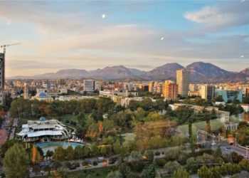 Shqiptarët të fiksuar pas anëtarësimit në BE, më shumë se çdo vend i rajonit