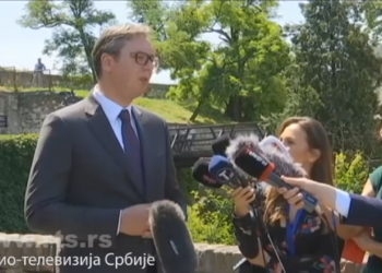 Vuçiç ndryshon mendje pas takimit me Macron: Dialogu me Kosovën rinis në shtator