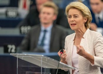 Ursula Von der Leyen zgjidhet në krye të Komisionit Evropian me 383 vota pro