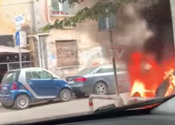 Persona të paidentifikuar i vënë flakën koshave pranë shkollës 9-vjeçare te “Myslym Shyri”