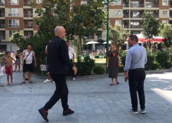 Rama: Do të largojmë çdo drejtor të paaftë në Shkodër, do t’i zëvendësojmë me gra