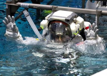Një ditë me astronautët e NASA-s, ja si stërviten nën ujë për të udhëtuar në hapësirë