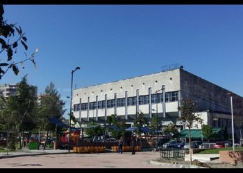Panik në Elbasan/ Të shtëna tek Pallati i Sportit, tre të plagosur (emrat)