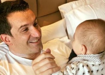 Erion Veliaj poston foton e ëmbël me të birin, Kajan 10 muajsh