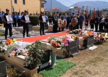 Ceremoni përkujtimore për 4 dëshmorët e atdheut që u vranë nga Dritan Dajti 10 vite më parë