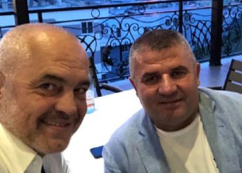 Pasi u gjobit nga shteti për kuponin, Rama poston foto me biznesmenin: Yllo, mend për herë tjetër
