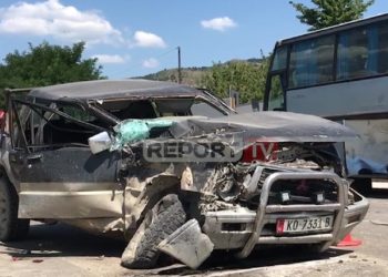 Makina përplaset me autobusin në Korçë, 3 të plagosur