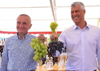 “Duhet të mësojmë e të shkëmbejmë më shumë mes dy vendeve”, mesazhi i Metës nga Kosova