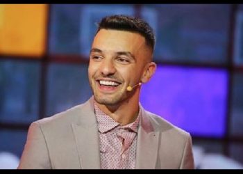 Olsi Bylyku zbulon sozinë e tij, për koincidencë edhe ai është komedian