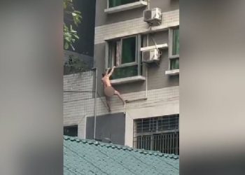 Shqiptari hidhet nga ballkoni gjysmë i zhveshur, tenton t’i shpëtojë policisë italiane