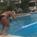 Video hit në rrjetet sociale, momenti qesharak i 23-vjeçares në pishinë