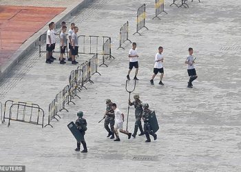 “Pirunë” gjigantë elektrikë, arma e rrezikshme që përdoret për stërvitje te ushtarët kinezë