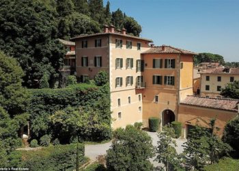 FOTOT/ Vila 269-vjeçare e stilistit italian shitet për 13 mln dollarë