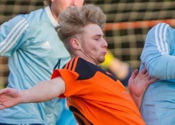 Histori tronditëse/ Mjekët i kërkuan të mos luaj futboll, ish-lojtar i Manchester United var veten