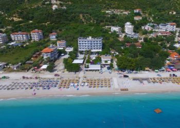 Nuk u pëlqeu shërbimi në lokal, pronarët sulmojnë turistët spanjollë në Borsh