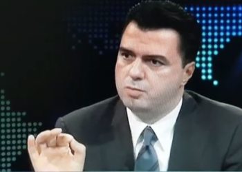 VIDEOLAJM/ Flet Basha, bien kamerat gjatë transmetimit