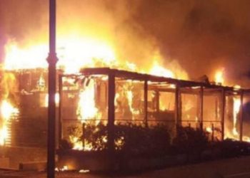 Shkrumbohet nga flakët lokali në Tepelenë, dyshohet për zjarrvënie të qëllimshme