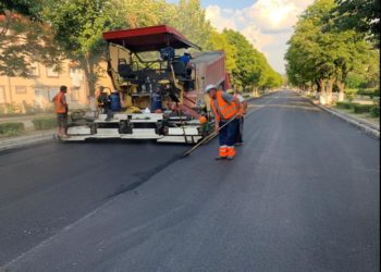 Maliq/Gati një tjetër rrugë, Rama nxjerr fotot dhe shton: Ishte shteg lluce e gropash
