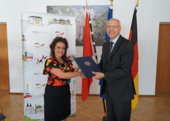 Ambasadori i ri gjerman hedh firmën e parë, do financojë luftën ndaj dhunës së grave
