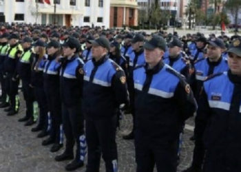 Vettingu në polici shtyhet në shtator, i pari në ‘sitë’ Ardi Veliu