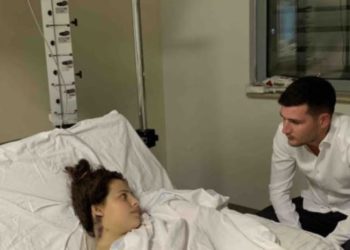 “Fundjavë Ndryshe” ka nisur mbledhjen e fondeve për 14-vjeçaren që vuan nga një sëmundje e rëndë