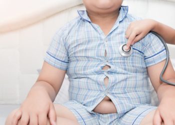 Shqiptarët të rrezikuar nga obeziteti, gratë më të prekura se burrat