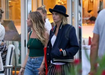 FOTOT/Cara Delevingne, martohet në fshehtësi me të dashurën Ashley Benson