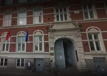 “Huliganët serbë kanë sulmuar konsullatën e Kosovës në Kopenhagë”