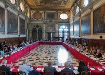 Delegacioni nga Venecia viziton Tiranën, takime për shkarkimin e Metës