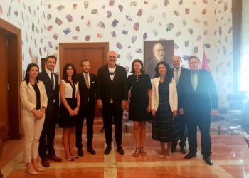 Kryeministria/Spiropali publikon foton me delegacionin e Bundestagut