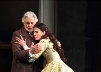 Ermonela Jaho i del në krah Placido Domingos pas akuzave të 8 grave për ngacmime seksuale