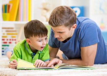 “Lexues nuk lind, por bëhesh”, të edukohen prindërit për të frymëzuar fëmijët