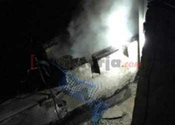 Ndezin zjarrin në oxhak, merr flakë shtëpia në Sarandë