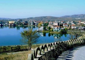 FOTOT/ Liqeni i Belshit, konsiderohet si destinacioni turistik për të kaluar fundjavën