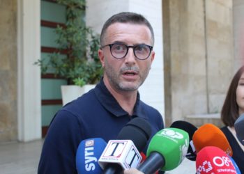 Rihapja e “Havanës”/ Braçe çon për “hetim” tre gjyqtarë: Liruan ushqimet e skaduara që bllokoi AKU