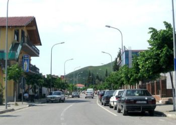 Një person gjendet i plagosur në kanal në Shkodër