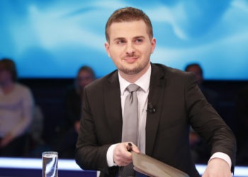 Ministri Cakaj: Rekord shërbimesh konsullore shqiptare