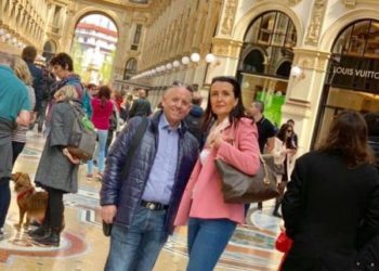 Vritet nga bashkëshorti me 15 plumba nëna e këshilltares së Haradinaj