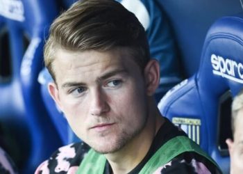 Juventus/De Liegt u la në stol ndeshjen e parë të Seria A, por e merr me sportivitet